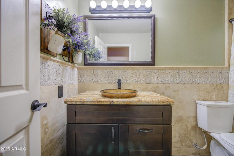 Bathroom 2-pic 2