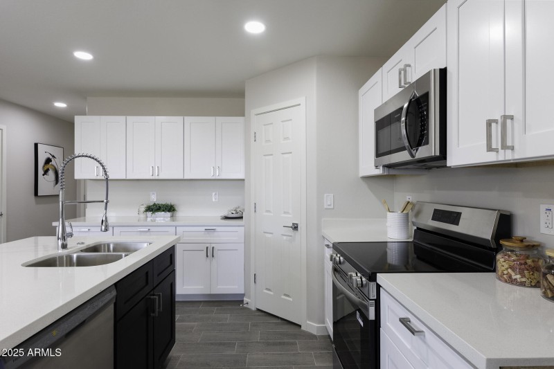 5. Kitchen 3