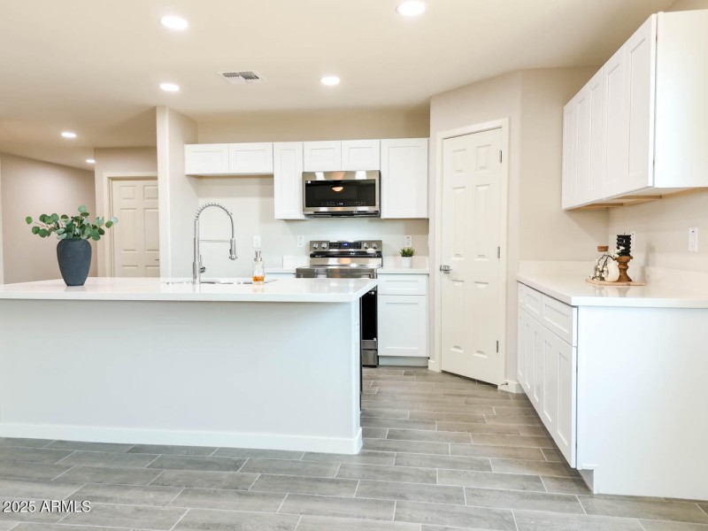 15438 Overfield-11
