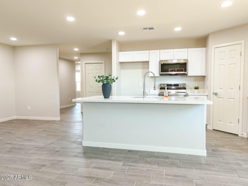 15438 Overfield-12