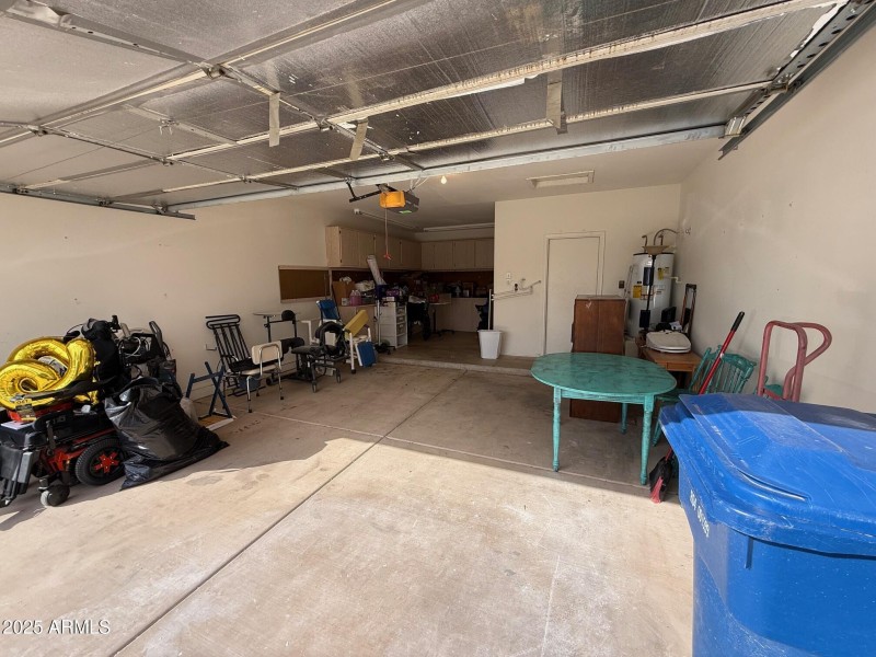 2.5 Car Garage !