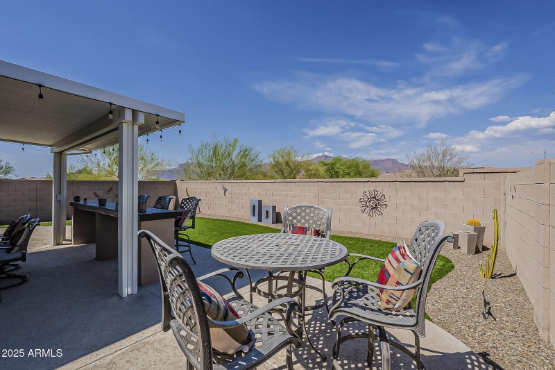 No homes behind & a corner lot!