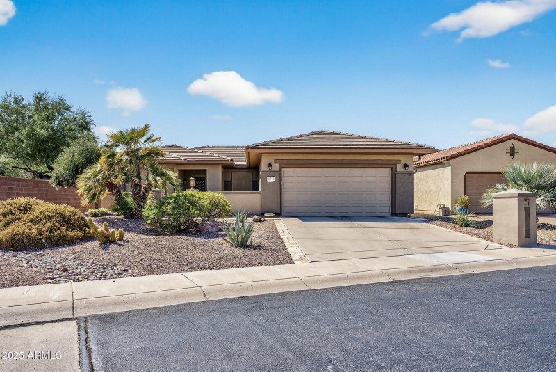 Front w/vacation mailbox