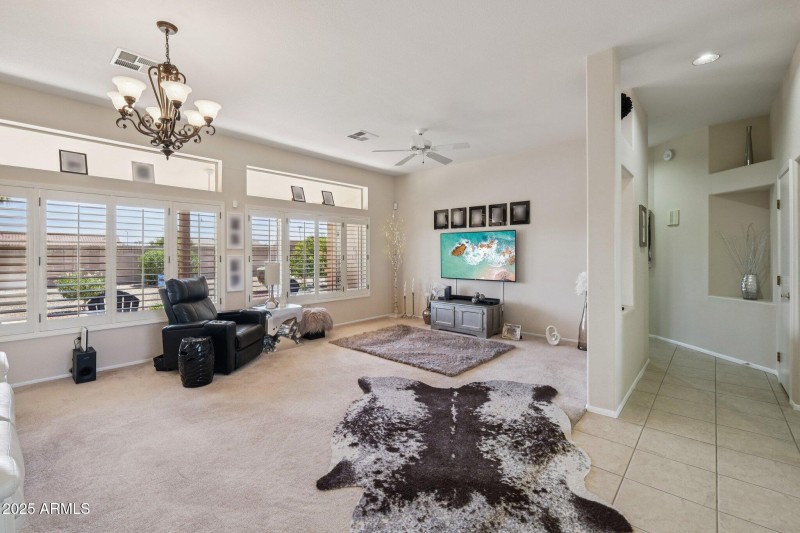 7-web-or-mls-W Sky Hawk Dr-S0708-007