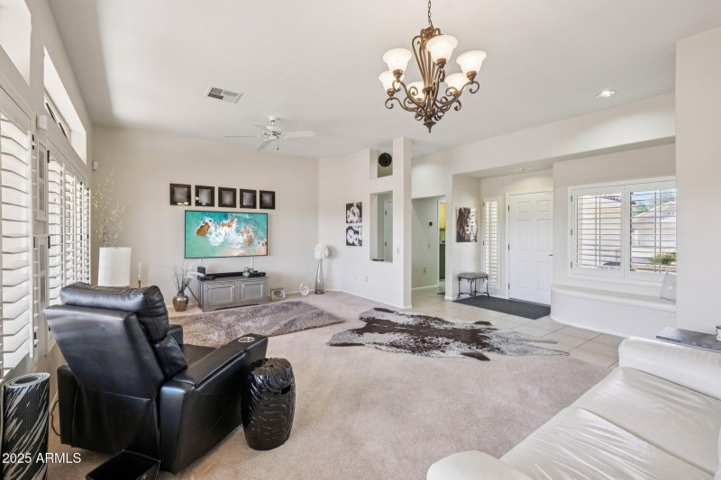 8-web-or-mls-W Sky Hawk Dr-S0708-008