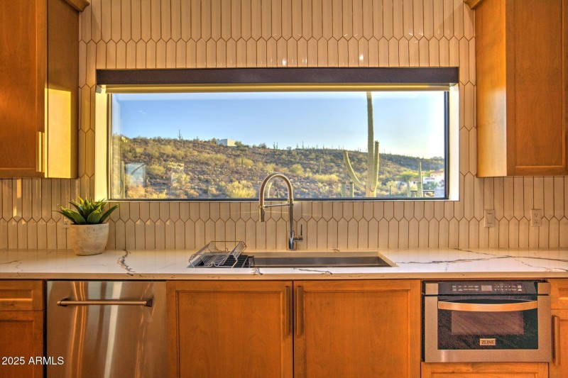 25 View window at Kitchen sink