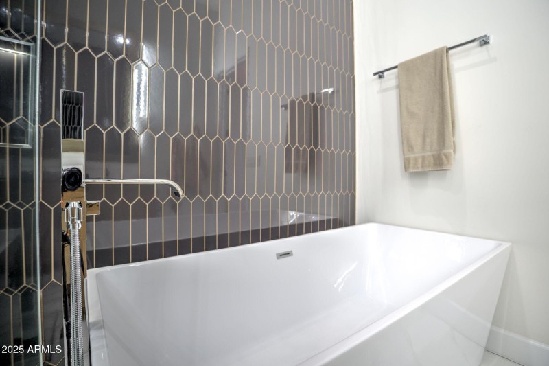 37 Freestanding Soaking Tub