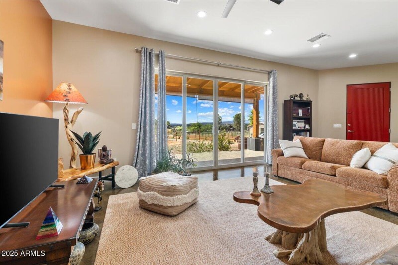 09-Living Room