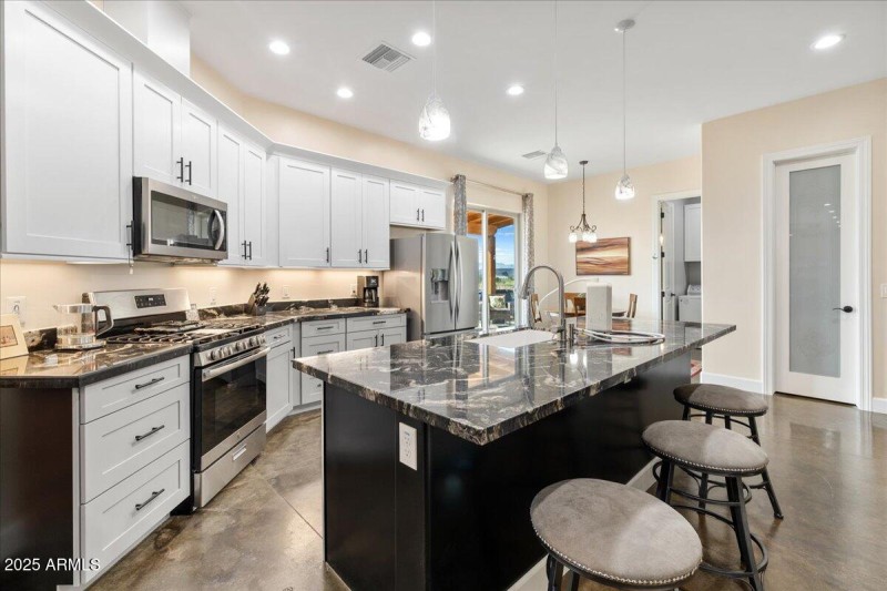 12-Kitchen