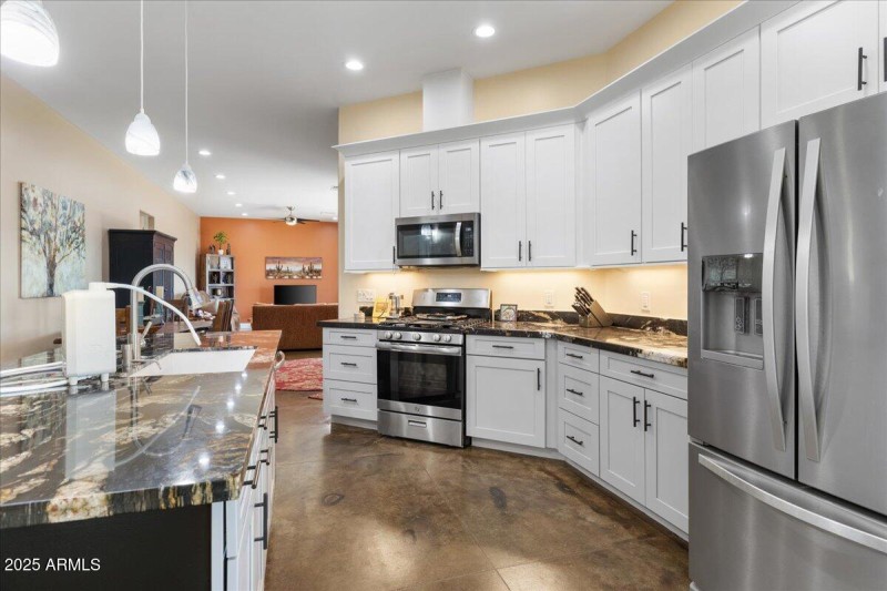14-Kitchen