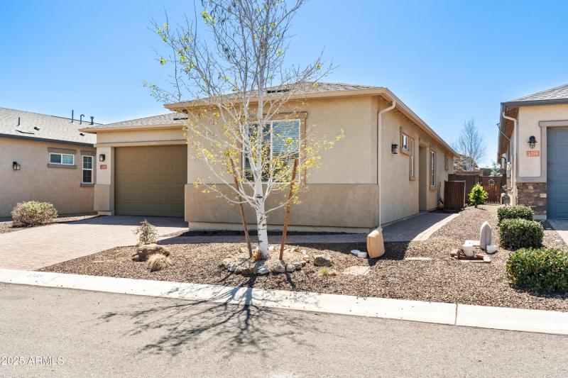 02-Street View Front