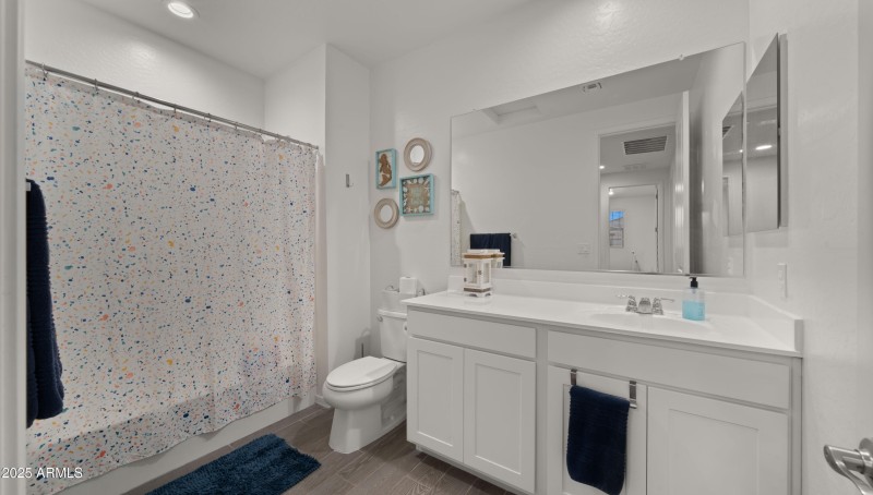 Upstairs Full Bathroom2