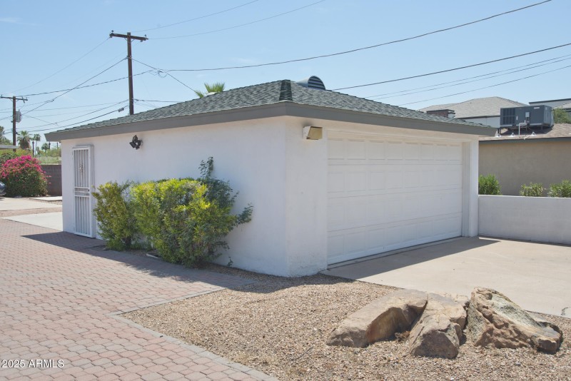 501-Garage