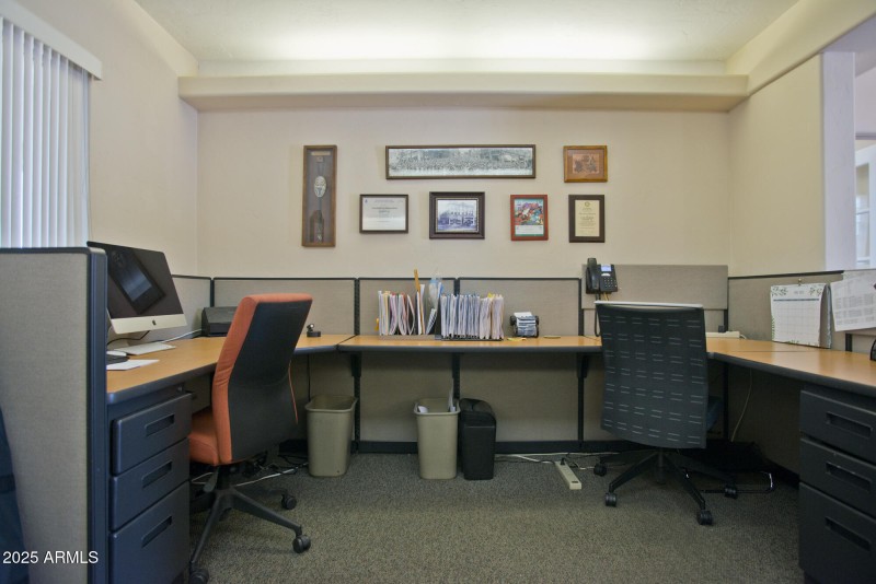 501-Office2