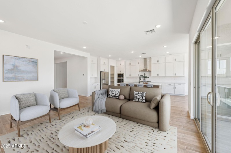 5-web-or-mls-E_Twin_Acres_Dr-S0708-004 v
