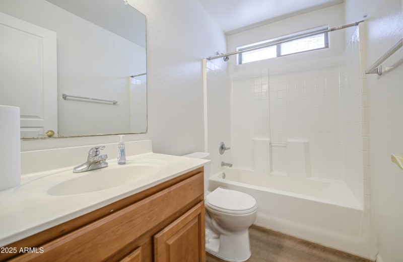 Bathroom 2-pic 2