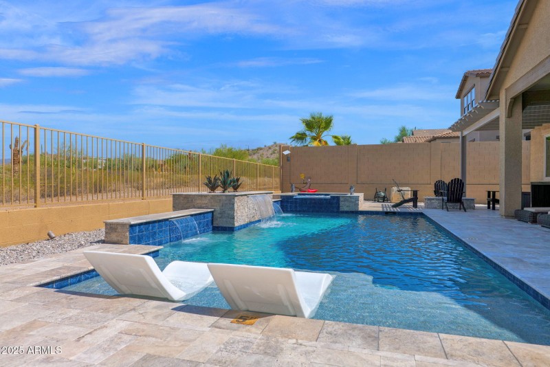 32-web-or-mls-P1268838