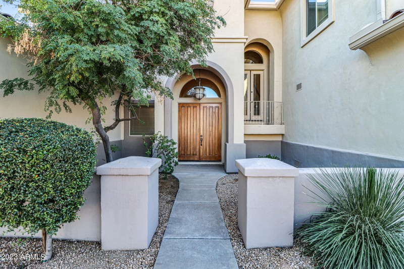 Courtyard with great potential.