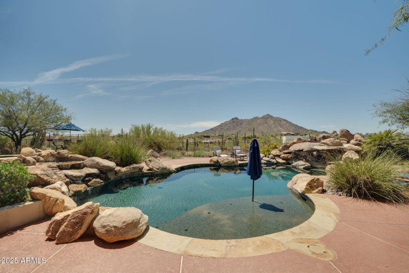 6611 Beach Entry Pool