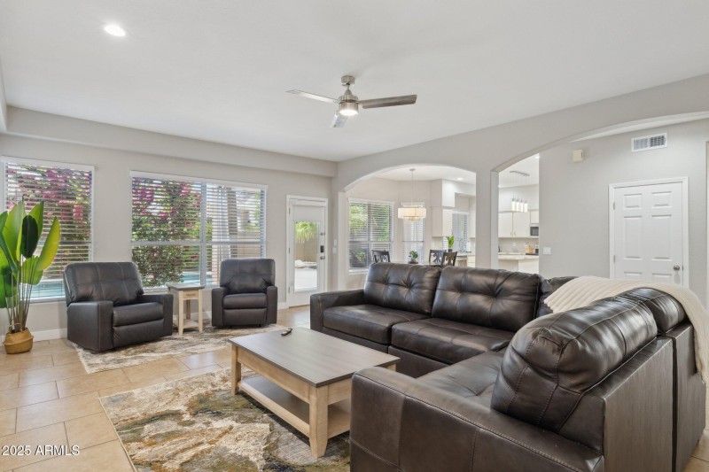 5-web-or-mls-16630-n-61st-pl