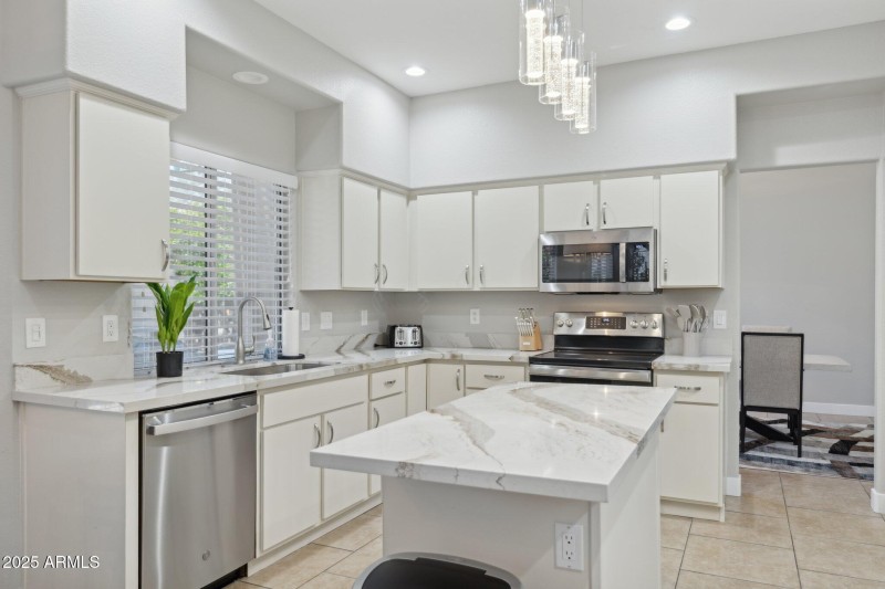 13-web-or-mls-16630-n-61st-pl