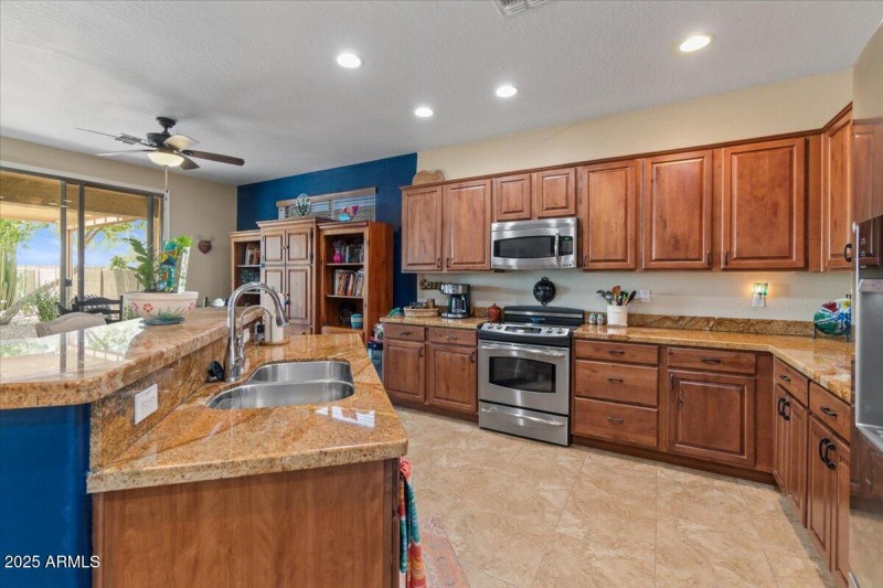 12-Kitchen