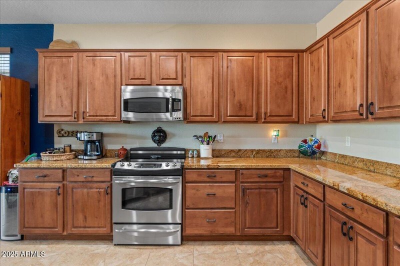 13-Kitchen