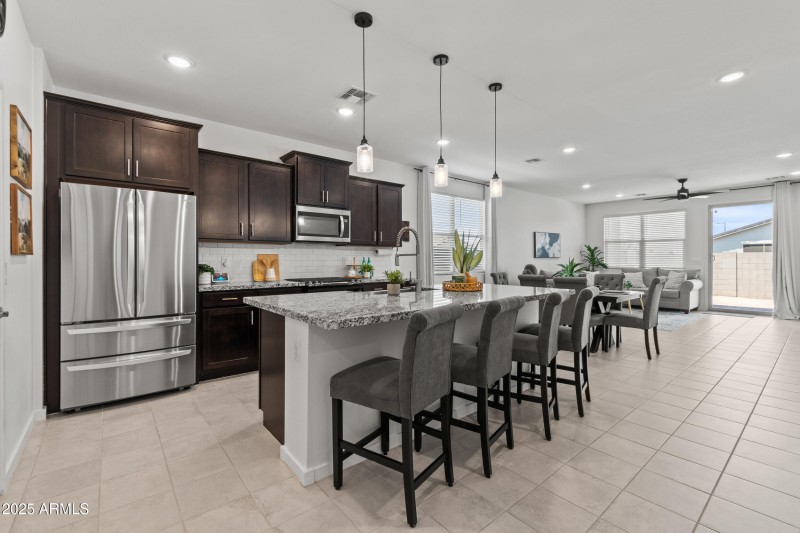 2898 kim dr-8