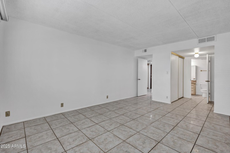 7930 E Camelback Rd unit 106-17