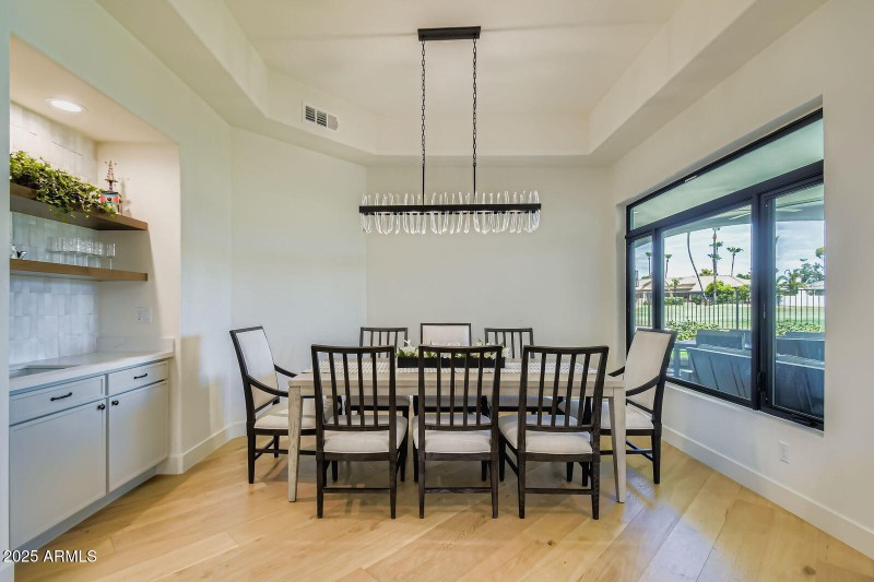 004 - 15 Dining Room