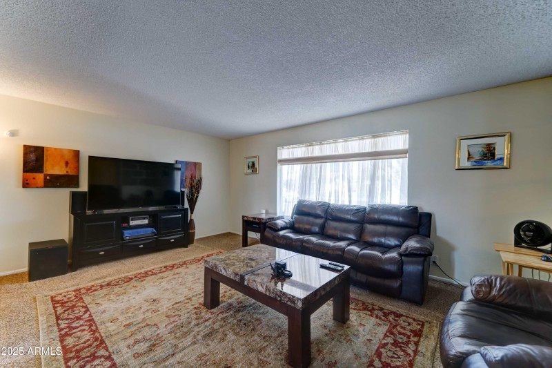 6033 E Colby St-5