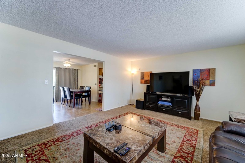6033 E Colby St-8