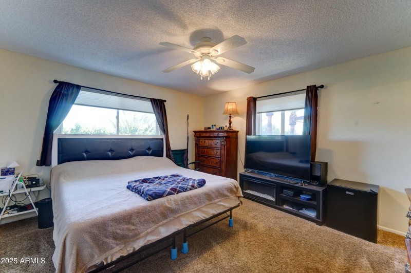 6033 E Colby St-11
