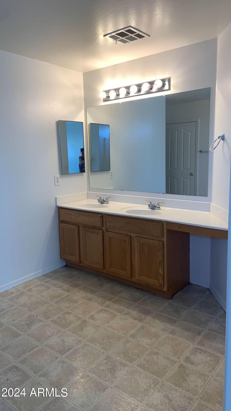 4aafe7b6-e7bd-47d2-a1e4-aa3934387c2c