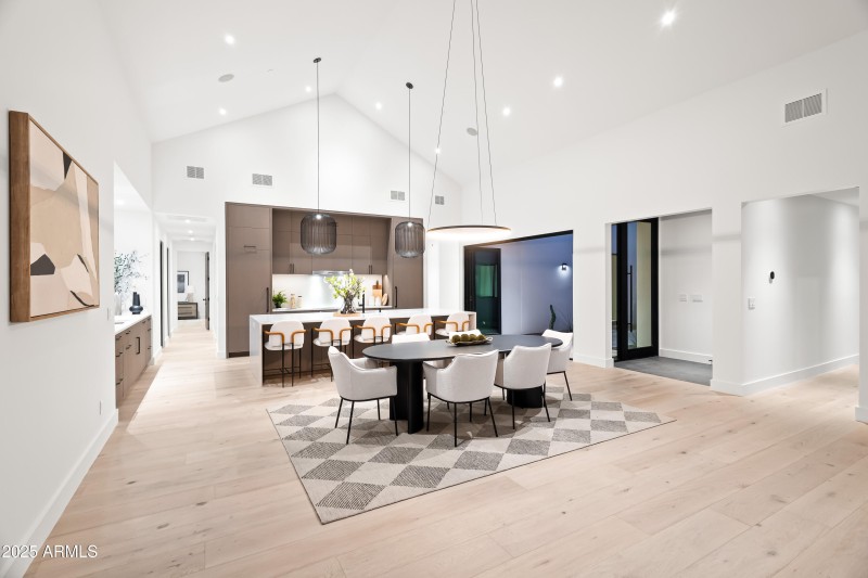 KITCHEN (TWILIGHT)