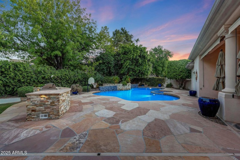 Pool has Removable Pool Fence