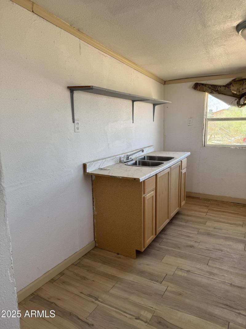 Kitchen left side IMG_7846