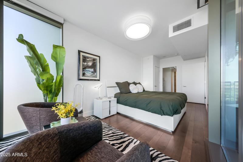 Primary suite