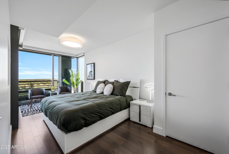 Primary suite