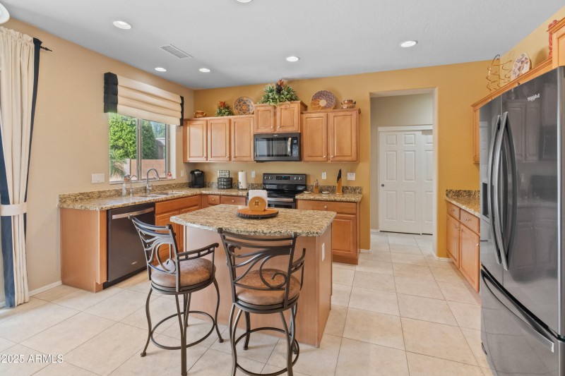 26011 W Tonopah Dr-50