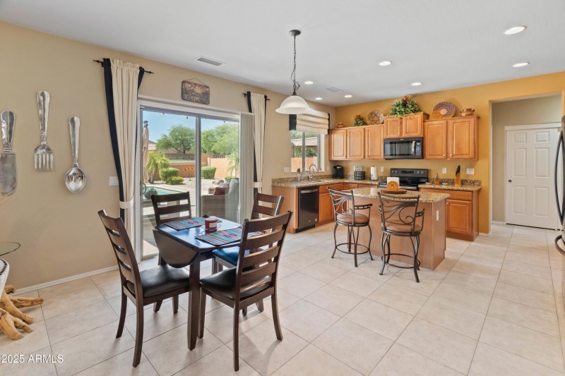 26011 W Tonopah Dr-52