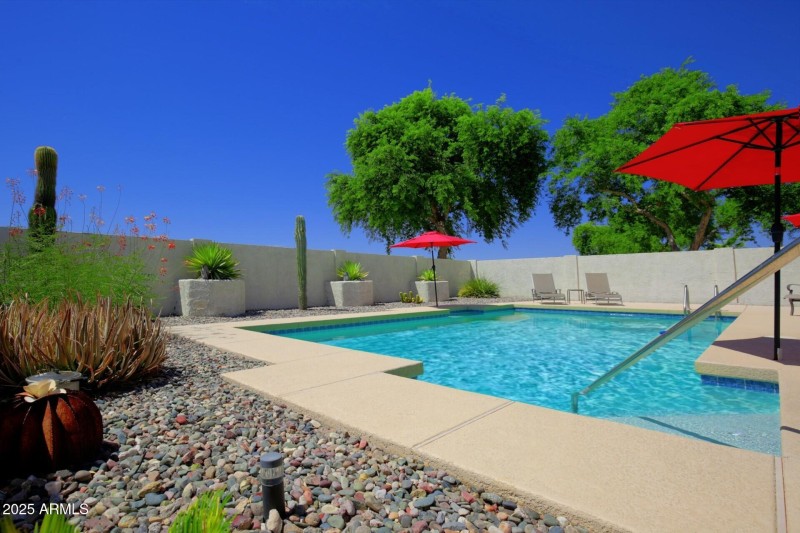 thumbnail_Lisbon Drive (51)