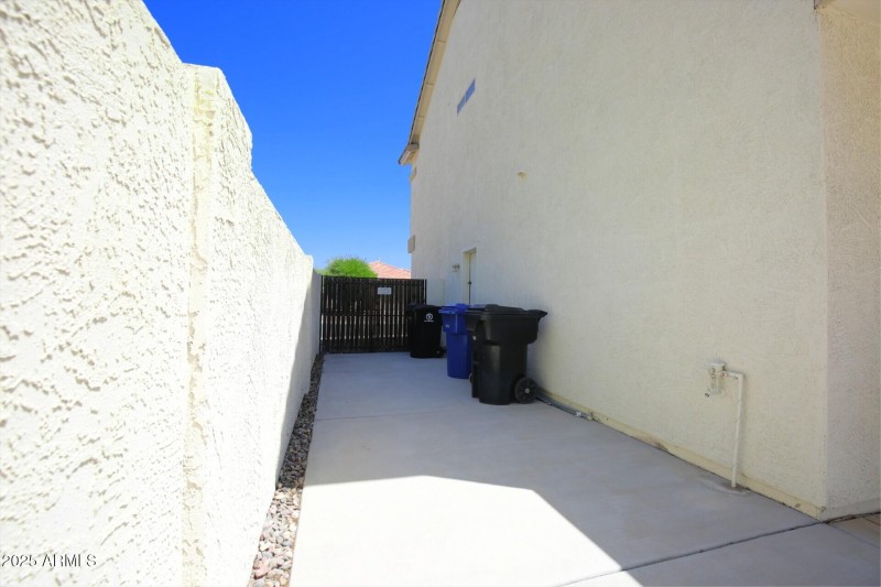 thumbnail_Lisbon Drive (53)