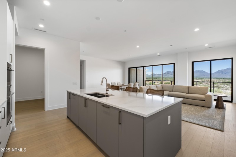 06-Kitchen