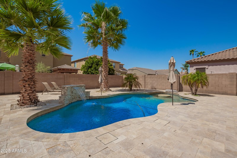 68970a_12 - Kingbird Place