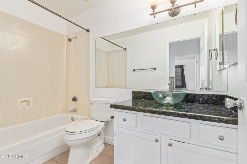 Guest Bath with Tub