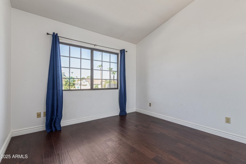 Large Guest Bedroom