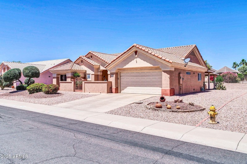 2 BEDROOMS, ADDED BONUS ROOM