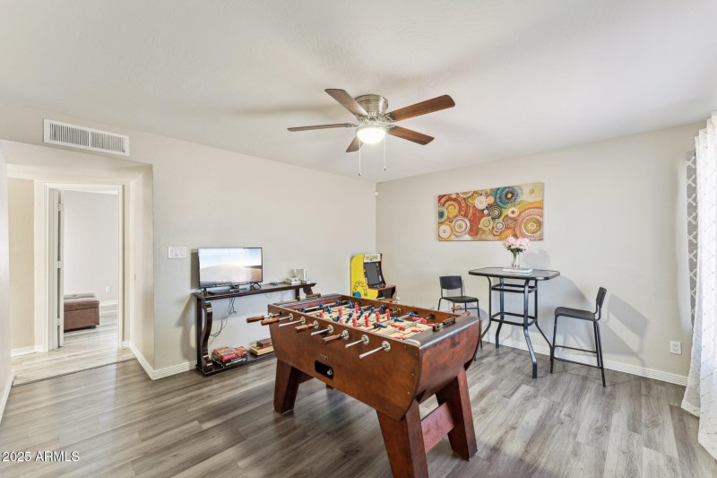 008-game-room