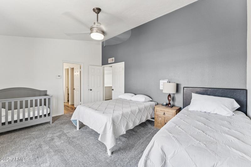 018-primary-bedroom